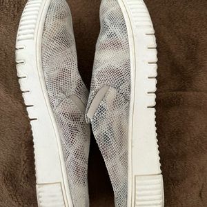 Soul Naturalizer slides. Women’s 10